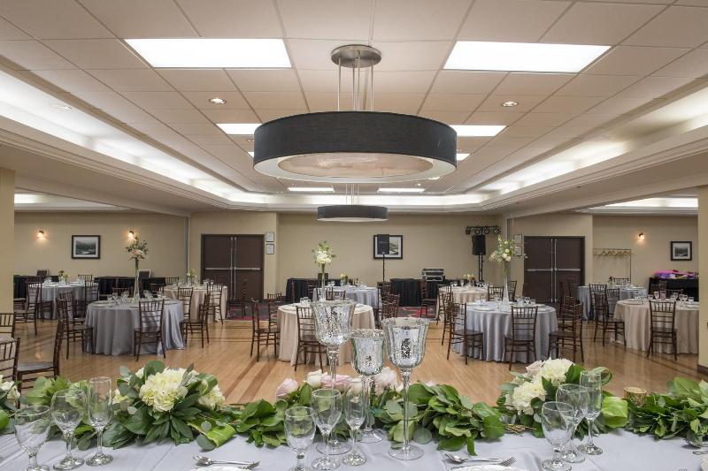 Otel Four Points By Sheraton Edmonton South