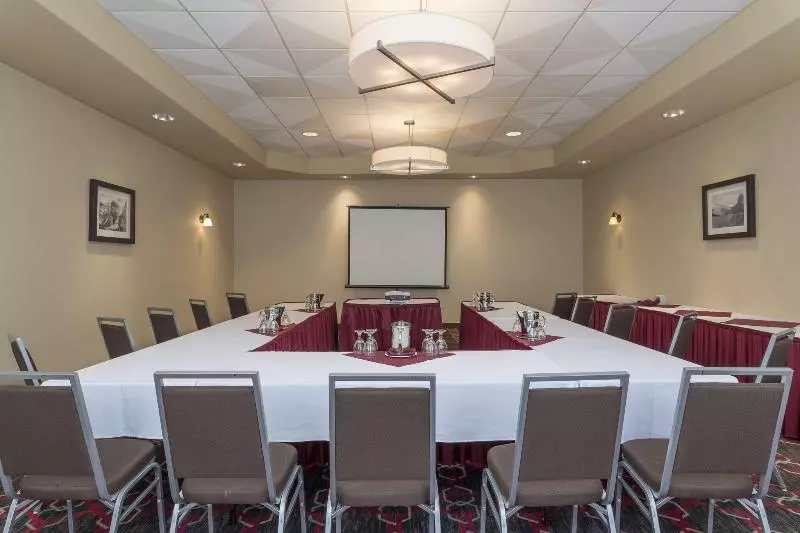 ホテル Four Points By Sheraton Edmonton South