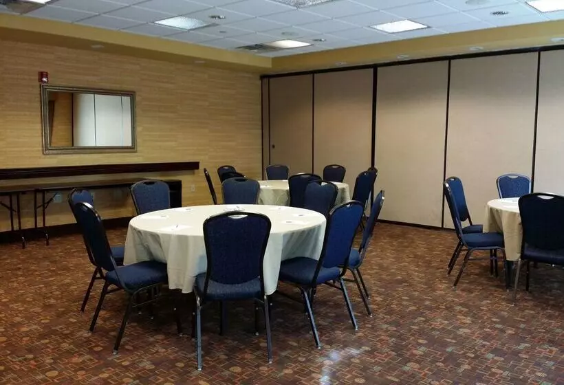 Отель Hampton Inn & Suites Albuquerque Coors Road
