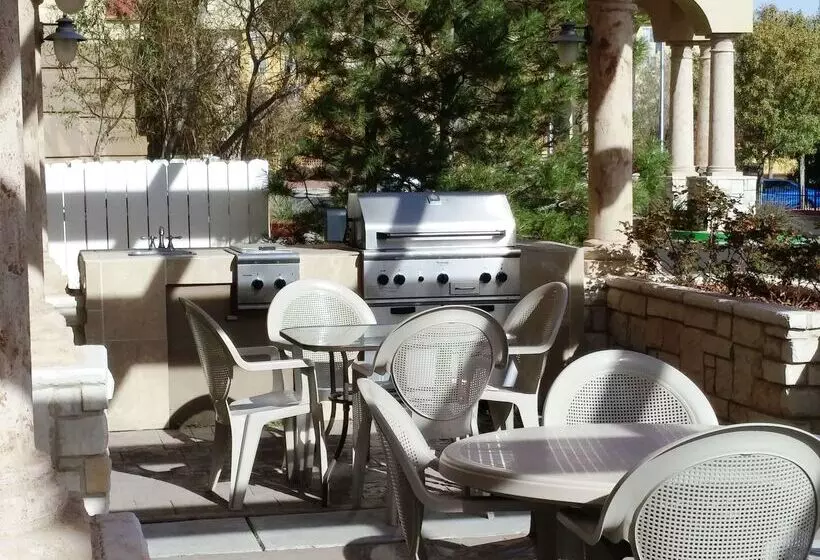 Отель Hampton Inn & Suites Albuquerque Coors Road