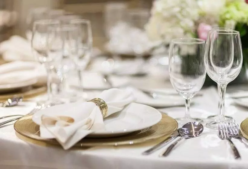 هتل Holiday Inn Chicago North Evanston, An Ihg