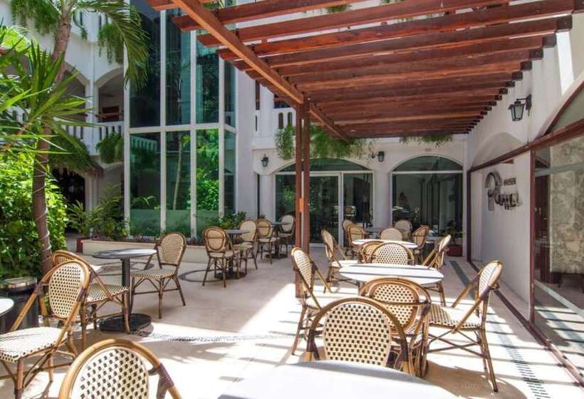 Отель Illusion Boutique Near Beach