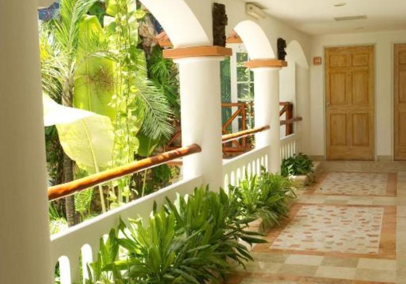 Отель Illusion Boutique Near Beach