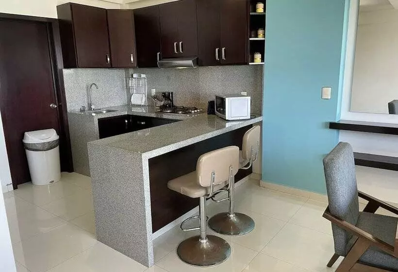 Hotel Marina Del Rey