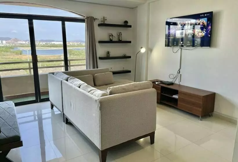 Hotel Marina Del Rey