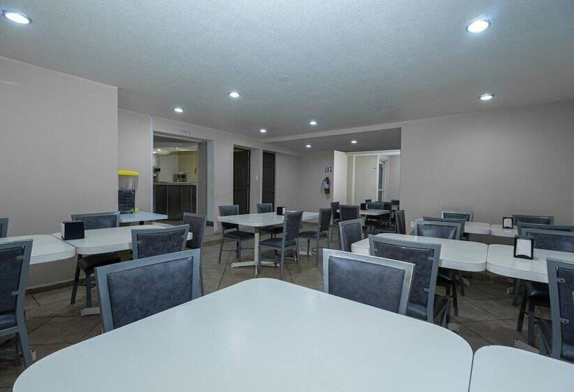 Otel Plaza Del Arco Monterrey