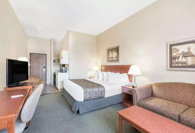 فندق Ramada By Wyndham Clairmont/grande Prairie