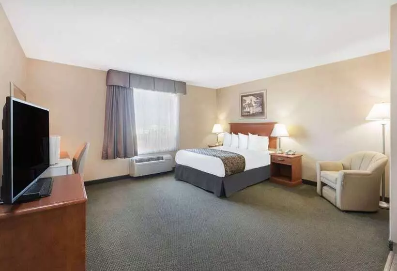 فندق Ramada By Wyndham Clairmont/grande Prairie