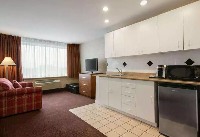 Hotel Ramada Plaza By Wyndham Montreal