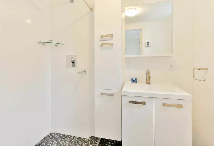 Отель Sunset Suites