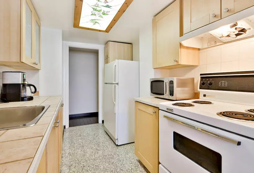 Отель Sunset Suites