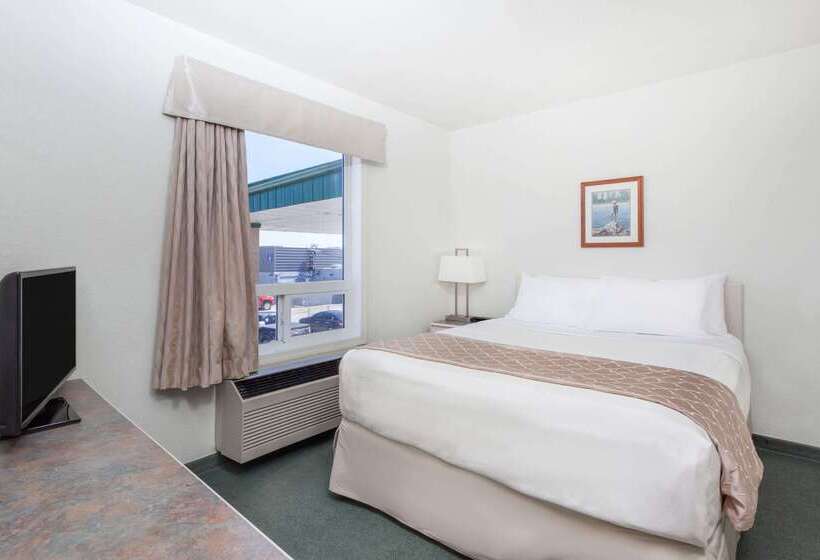 בית מלון כפרי Super 8 By Wyndham Dauphin