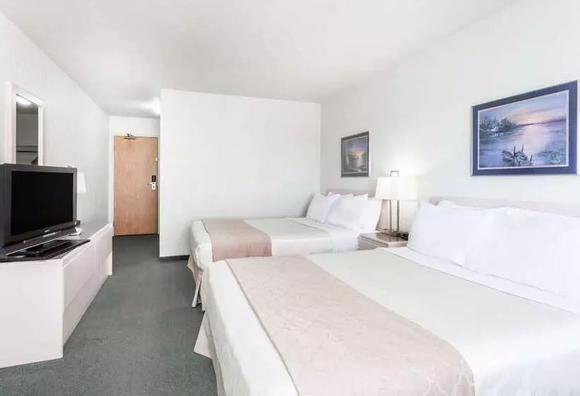 호텔 Super 8 By Wyndham Dauphin