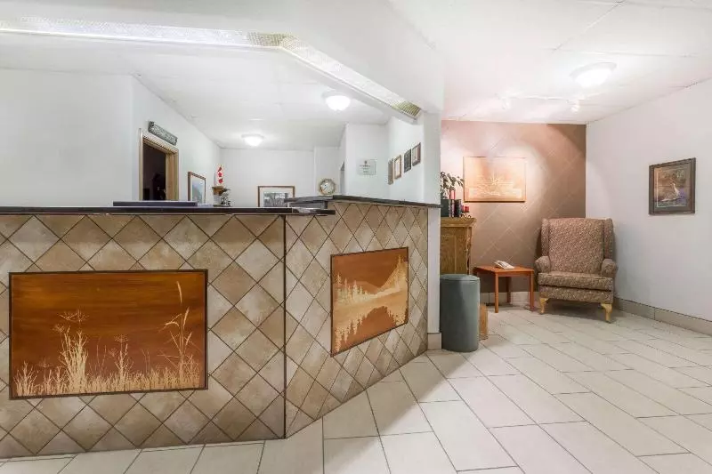 호텔 Super 8 By Wyndham Dauphin