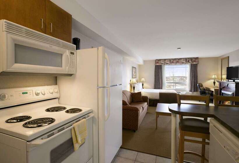 Hotelli Super 8 By Wyndham Fort Nelson Bc