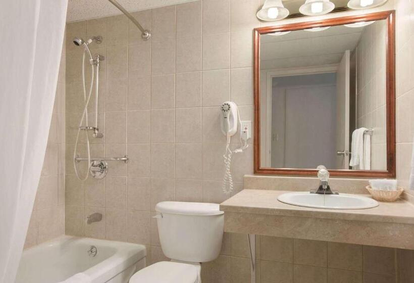 호텔 Travelodge By Wyndham Cambridge  Waterloo