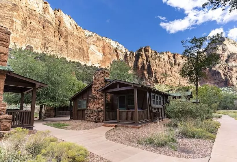 ホテル Zion Lodge   Inside The Park