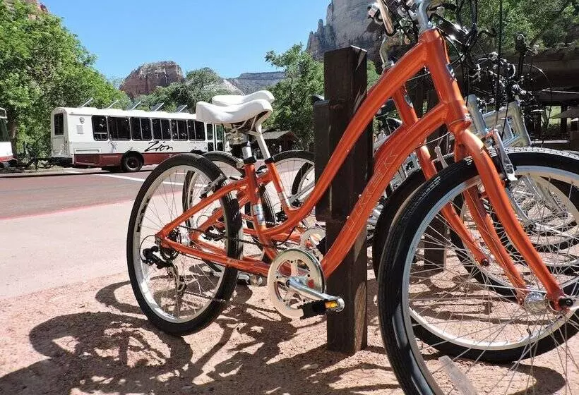 ホテル Zion Lodge   Inside The Park