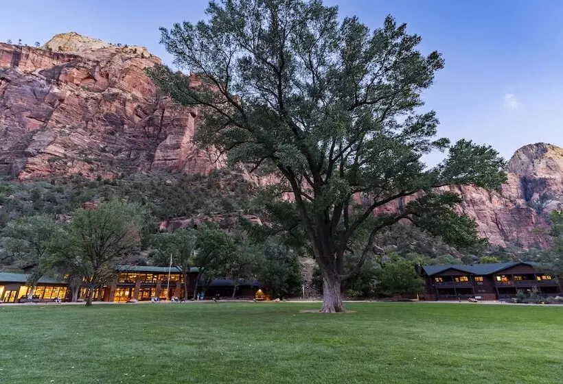 ホテル Zion Lodge   Inside The Park