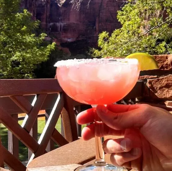 ホテル Zion Lodge   Inside The Park