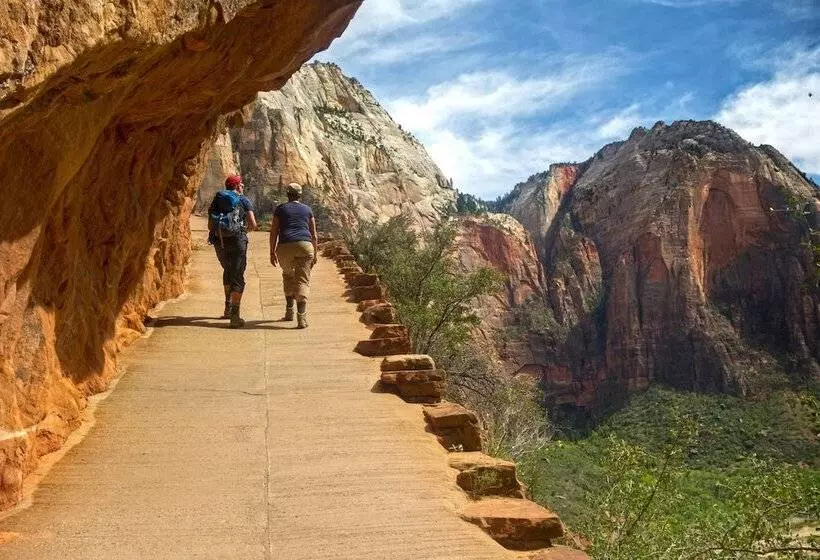ホテル Zion Lodge   Inside The Park