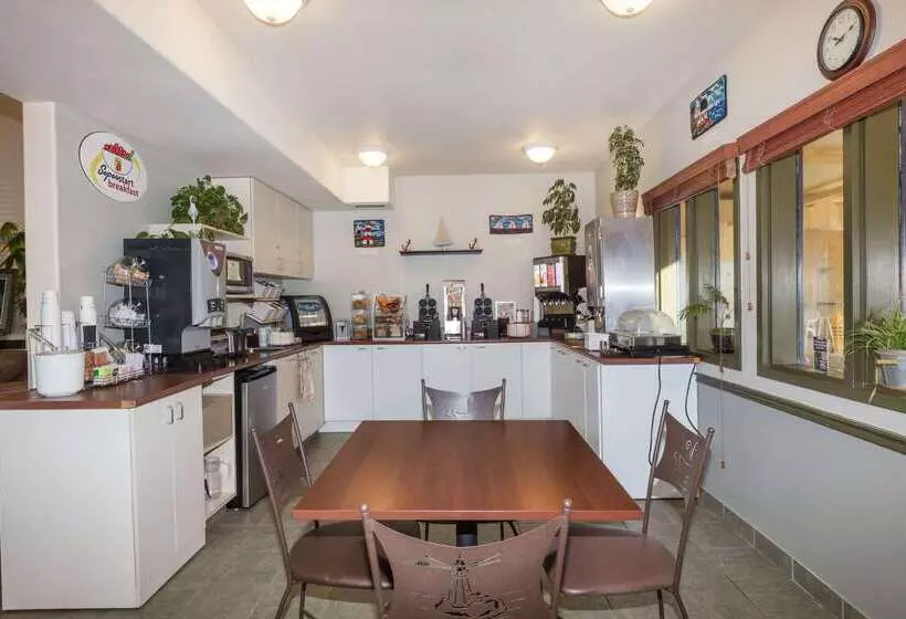 Motel Super 8 By Wyndham Amherst Ns