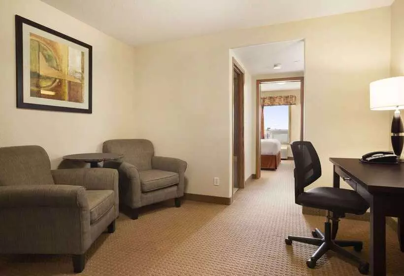 汽车旅馆 Super 8 By Wyndham Edmonton International Airport