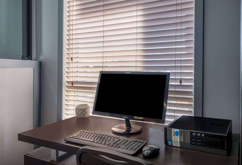 مُتل Super 8 By Wyndham Edmonton International Airport