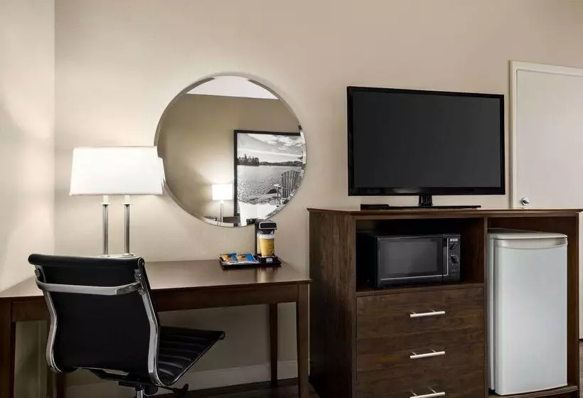 모텔 Super 8 By Wyndham Sarnia On