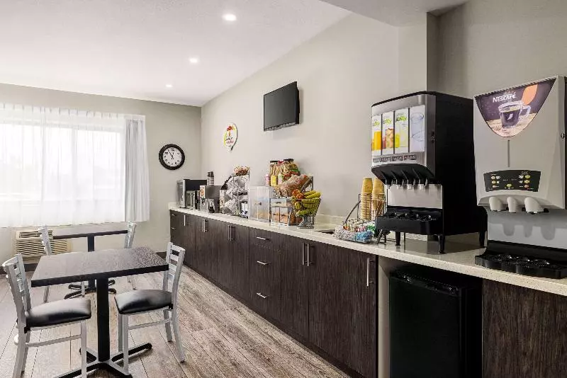 모텔 Super 8 By Wyndham Sarnia On