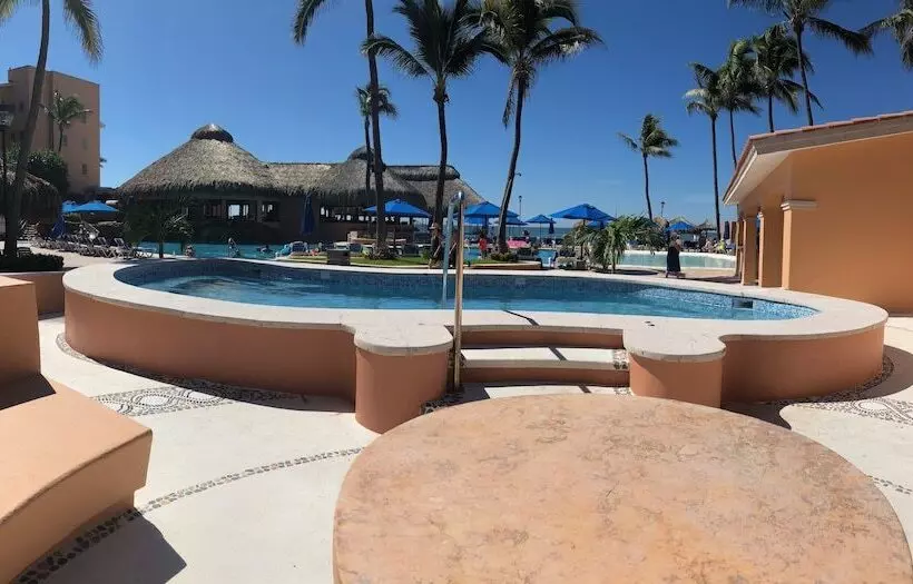 Resort Torres Mazatlan Condominiums