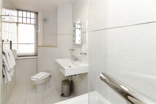 هتل Russell Court