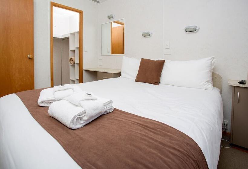 Отель Big4 Shepparton Park Lane Holiday Park