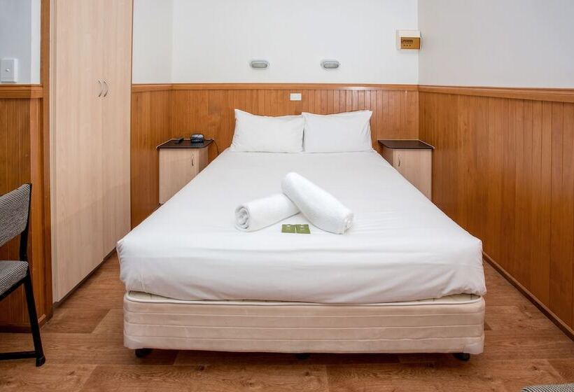 Отель Big4 Shepparton Park Lane Holiday Park