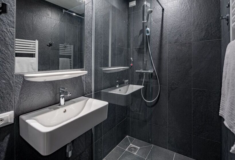 مسافرخانه The Social Hub Bologna