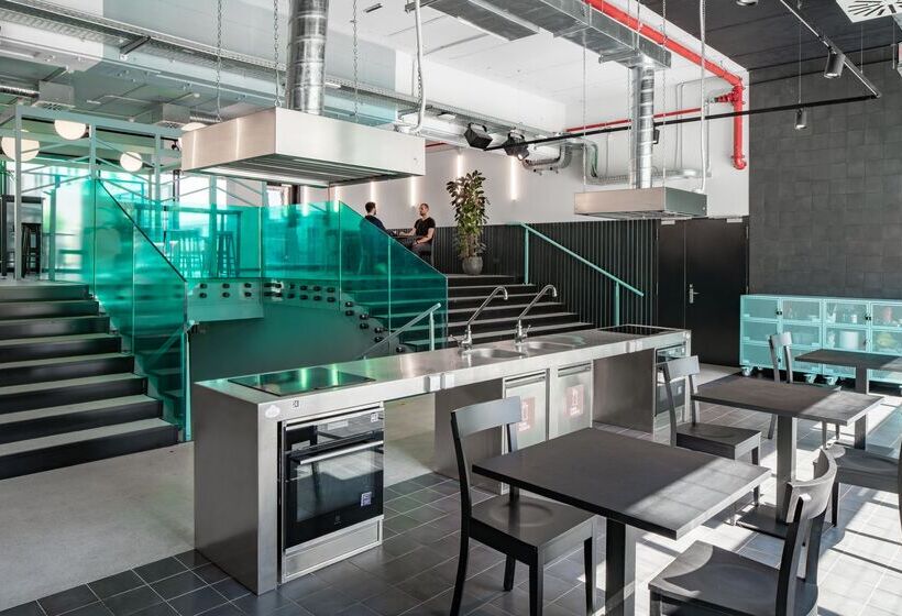 مسافرخانه The Social Hub Bologna