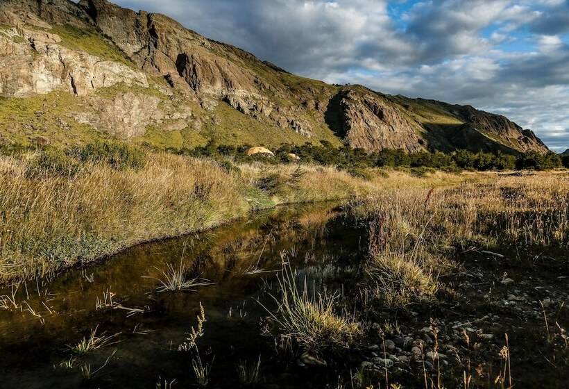 هتل Chalten Camp Glamping With A View