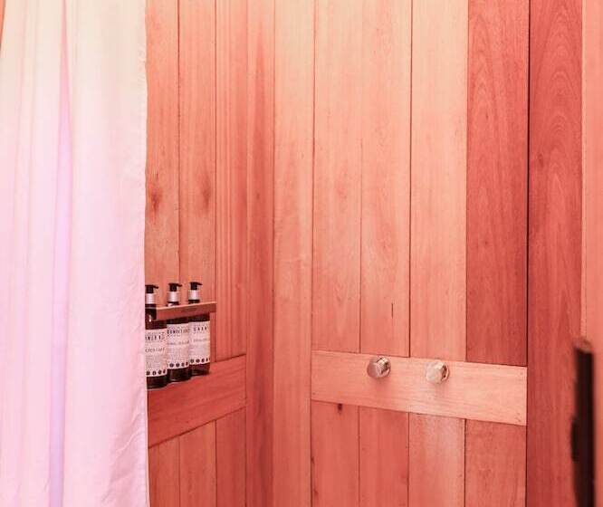 هتل Chalten Camp Glamping With A View