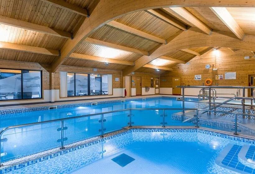 Hotel Keer Side Lodge, Luxury Lodge With Private Hot Tub At Pine Lake Resort