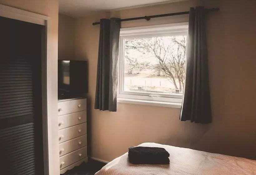 Hotelli Keer Side Lodge, Luxury Lodge With Private Hot Tub At Pine Lake Resort