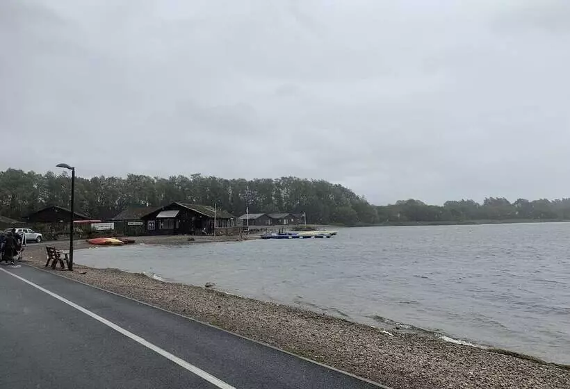 Hotelli Keer Side Lodge, Luxury Lodge With Private Hot Tub At Pine Lake Resort