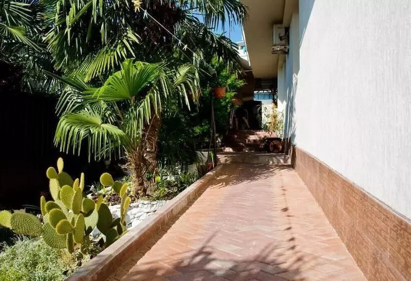 ペンション Guest House Galina