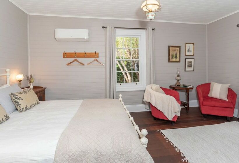 Arcadia The Barn Cottage & Rosehill Cottage