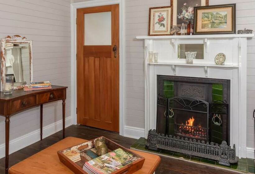 Arcadia The Barn Cottage & Rosehill Cottage