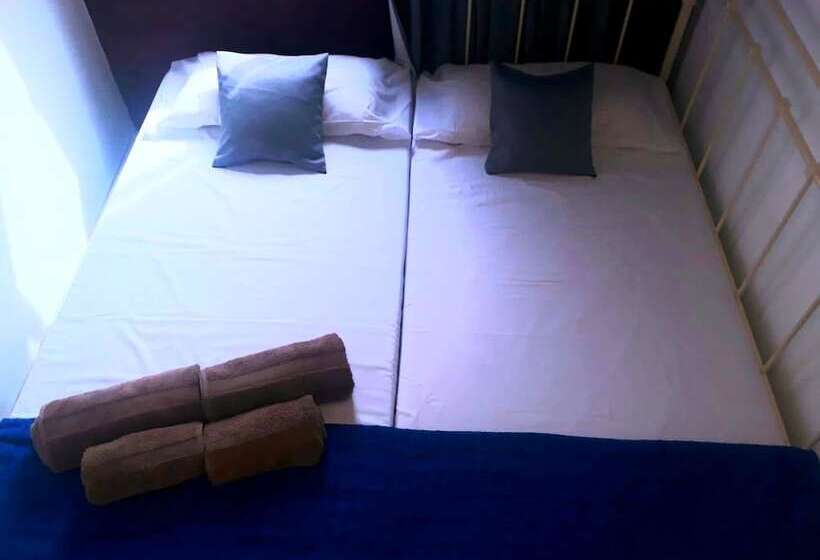 簡易ホテル Bahia Blanca