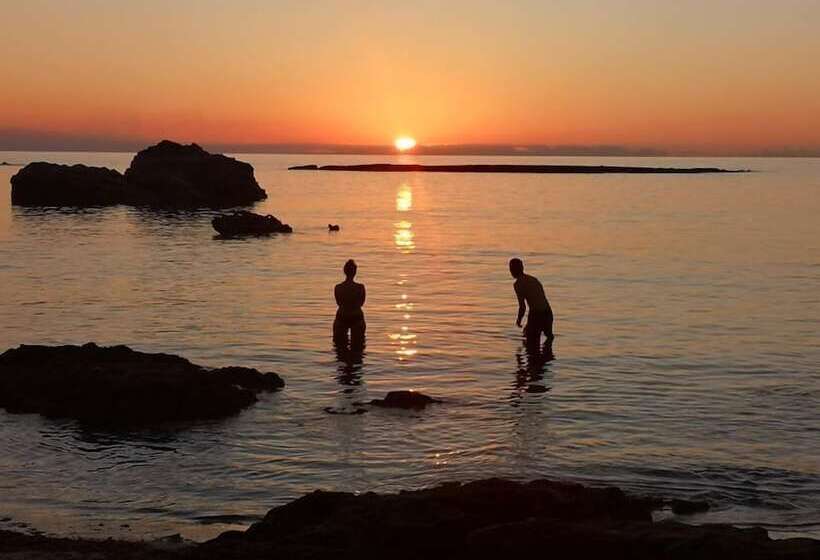 簡易ホテル Bahia Blanca