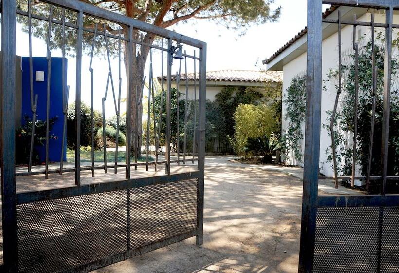 بنسيون Les Suites D Agosta