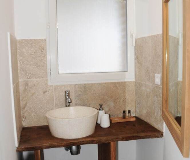 بنسيون Les Suites D Agosta