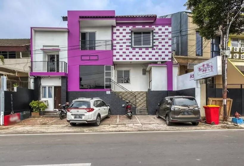 ペンション Reddoorz Near Tomang 2