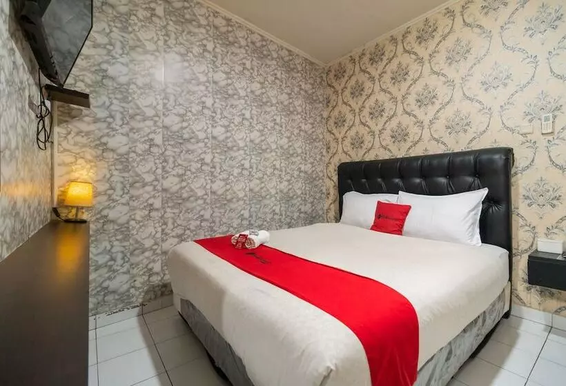 ペンション Reddoorz Near Tomang 2